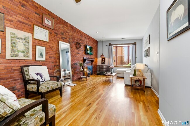 Building Photo - 1 Linden Pl