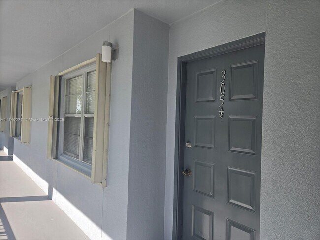 Building Photo - 1201 SW 128th Terrace
