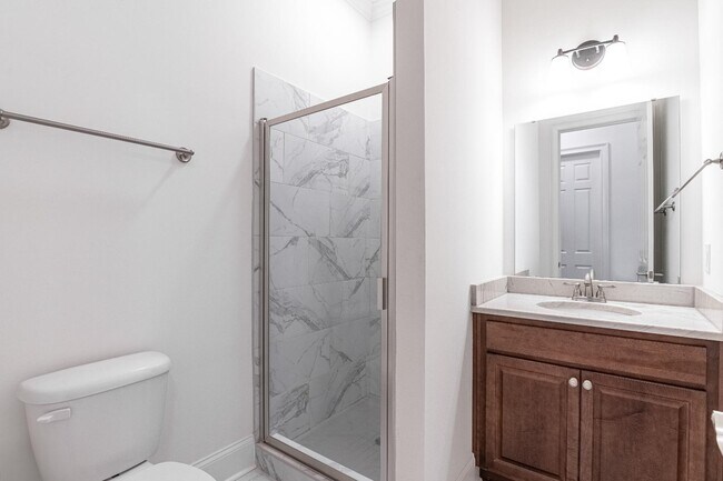 Building Photo - 213 Yellow Jasmine Dr