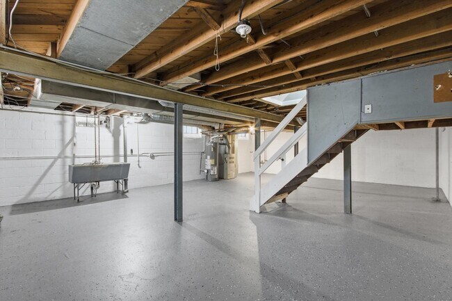 Building Photo - 9233 McKinney St