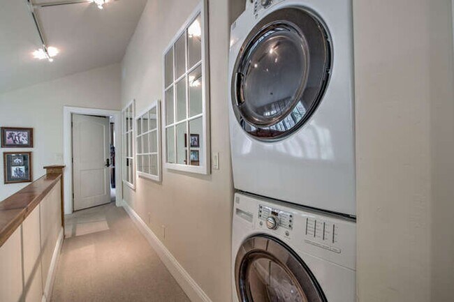 Building Photo - Winter Rental