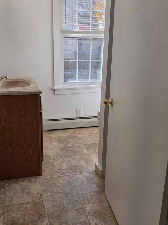 Building Photo - 12 S A St