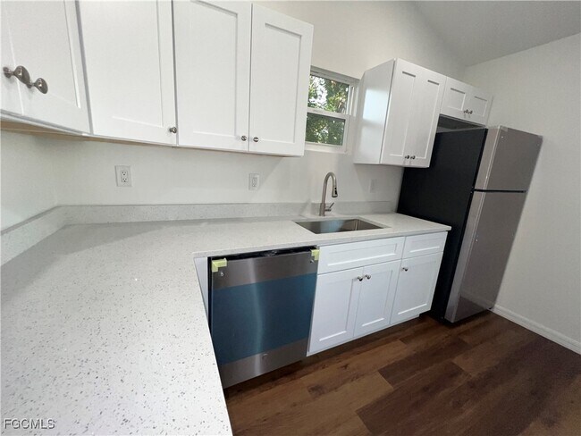 Building Photo - 1270 Allen St