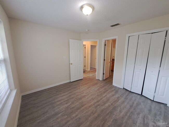 Building Photo - 6031 Dallas Ave