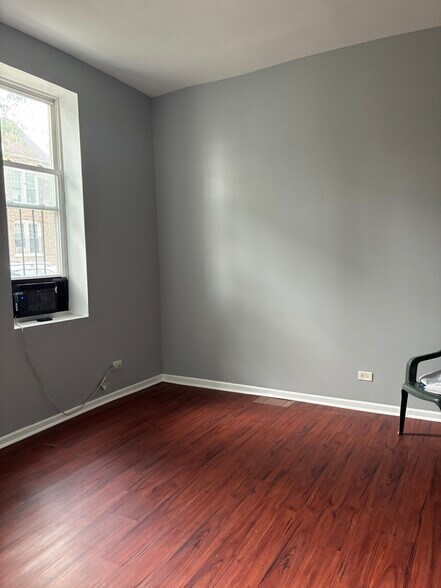 Building Photo - 2858 S Trumbull Ave