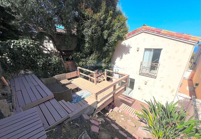 Building Photo - 3507 S Kerckhoff Ave