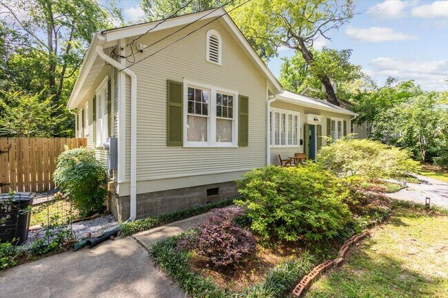 Building Photo - 4041 Pine Hill Dr