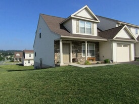 Building Photo - 2 Broken Arrow Dr