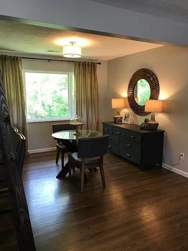 Building Photo - Charming 3-Bedroom Westlake Retreat with Prime Location and Serene Backyard Oasis