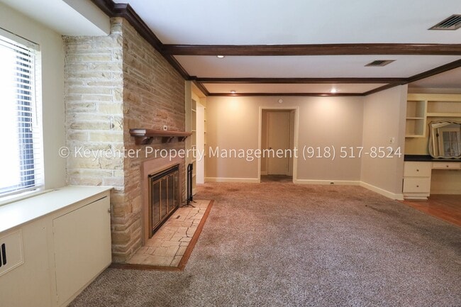 Building Photo - 1426 E 32nd Pl
