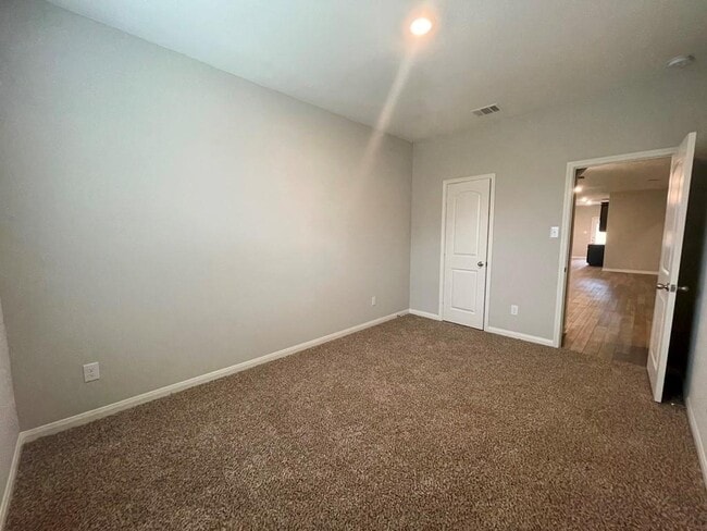 Building Photo - 228 Star Spangled Dr