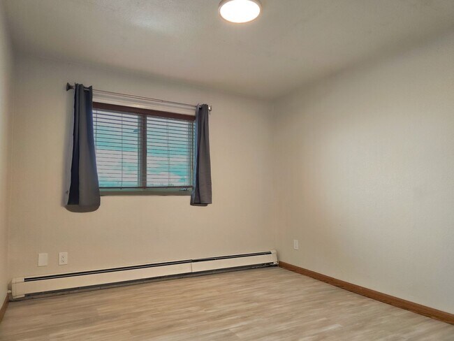 Building Photo - 3282 Adams Dr