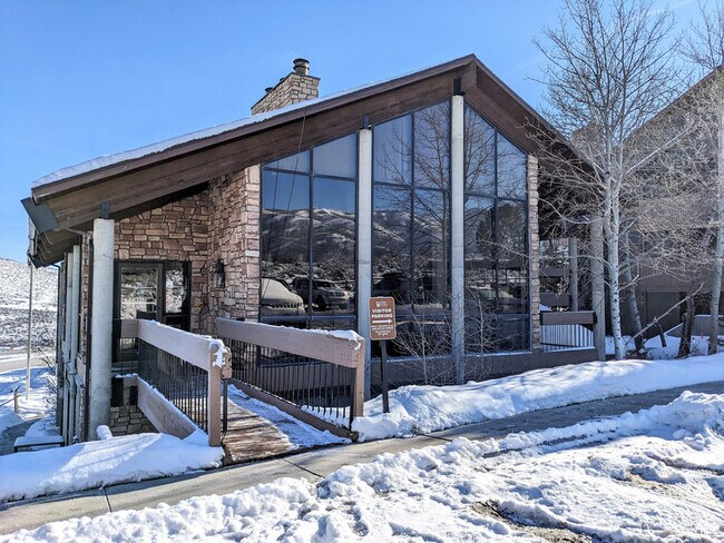 Building Photo - 6861 N 2200 W