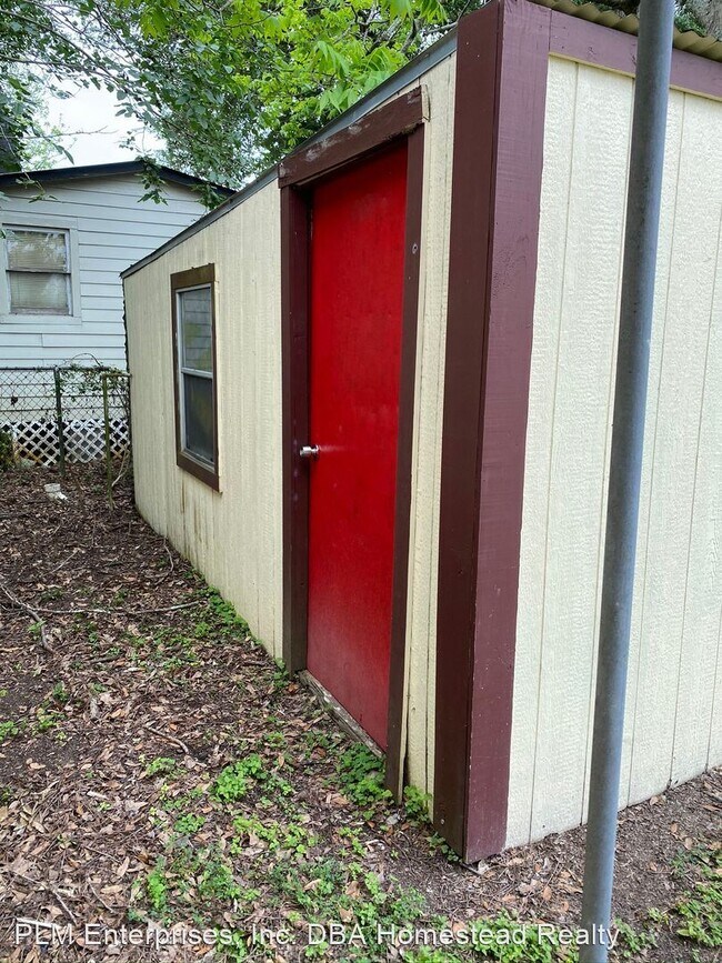 Building Photo - 2 br, 1 bath House - 211 FM 1406