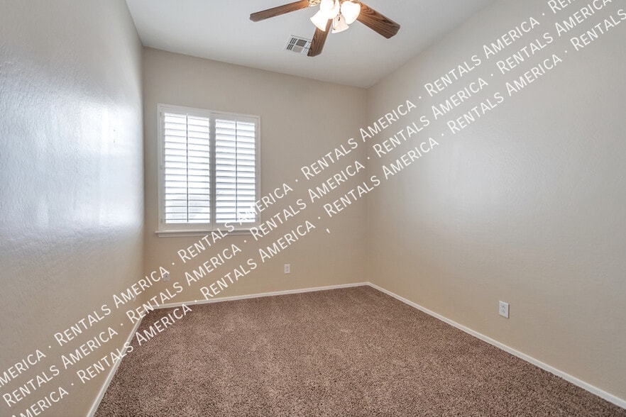Building Photo - 43958 W Bailey Dr