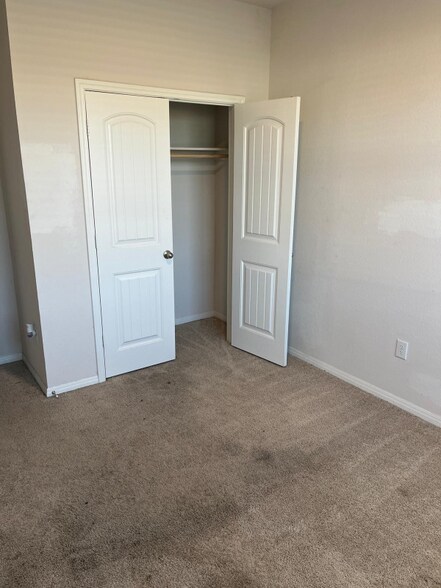 Building Photo - 109 Brody Ln