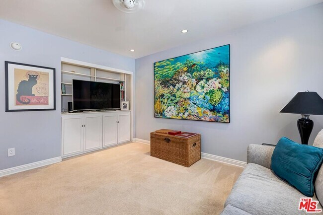 Building Photo - 17171 Palisades Cir