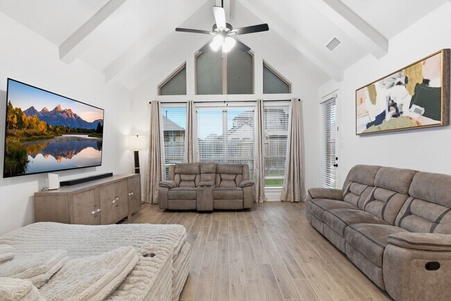 Building Photo - 10519 Cecilia Star Ln