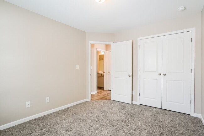 Building Photo - 154 Rosemary St