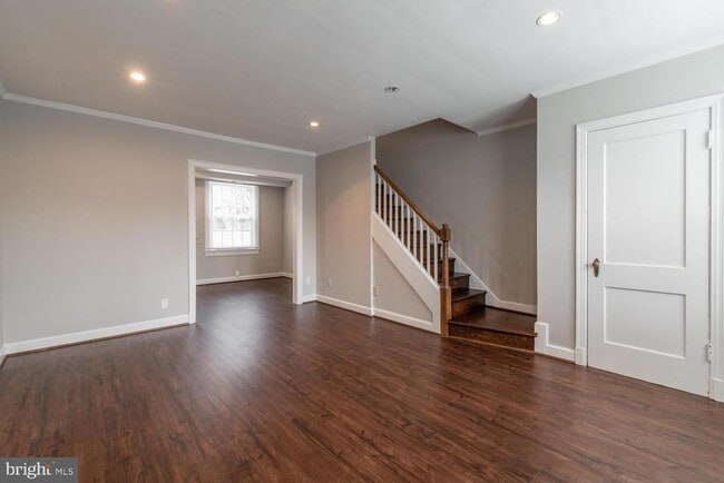 Building Photo - 1401 S Barton St