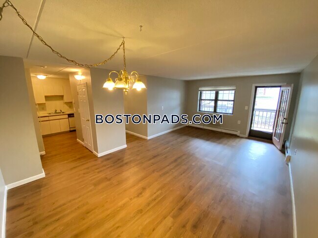 Building Photo - 757 Highland Ave