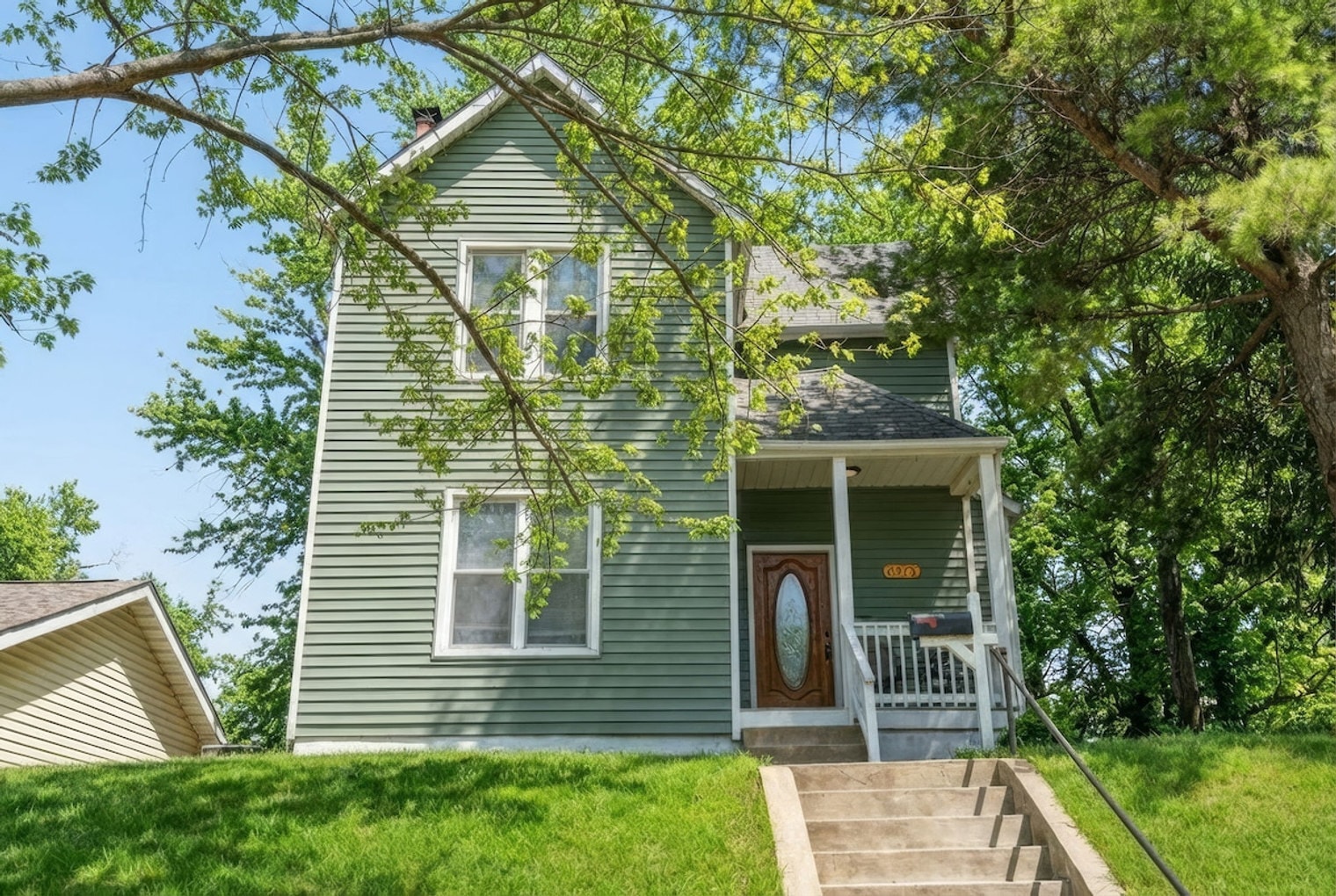 Building Photo - 6559 Hoffman Ave