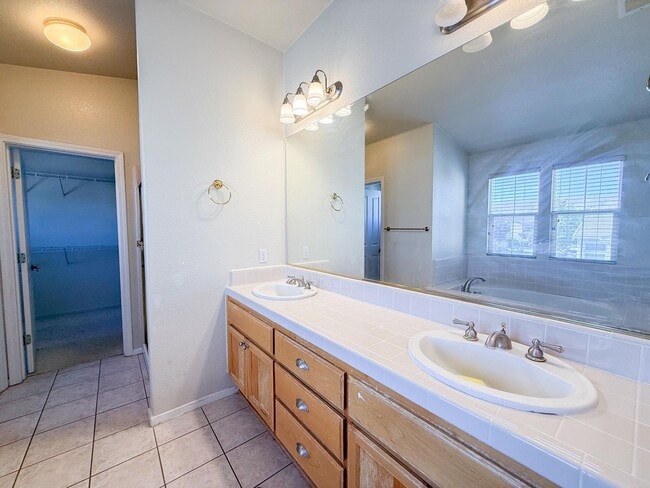 Building Photo - Spacious Milpitas 3 Bedroom 2 Bath Home