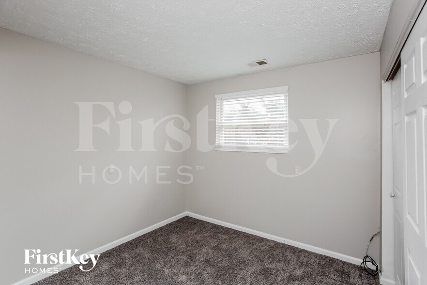 Building Photo - 418 Andrea Dr