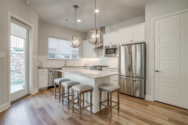 Building Photo - 6334 Oakbend Cir