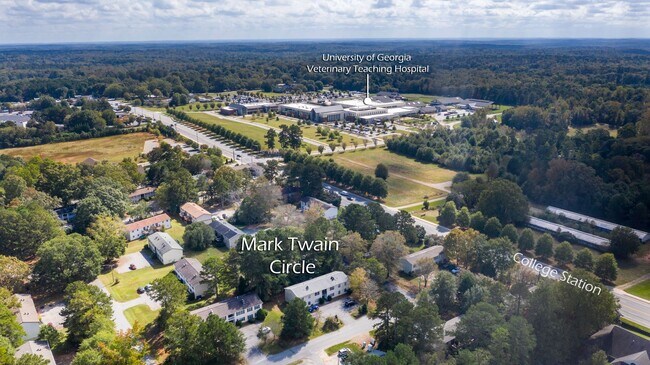 Building Photo - 101 Mark Twain Cir