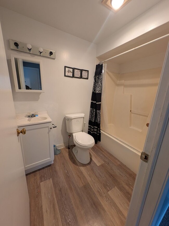 Building Photo - 3 bedrooms 2 bath Garden City