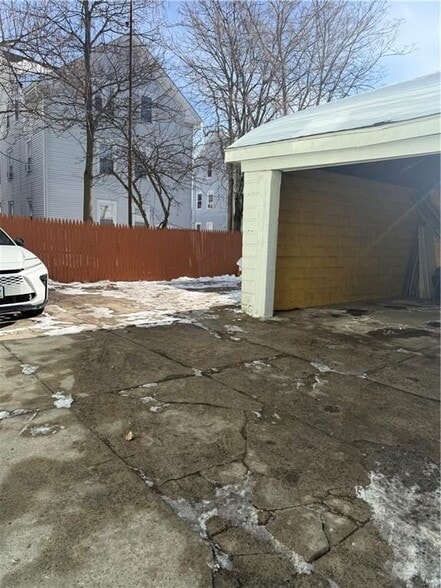 Building Photo - 43 Harvest St