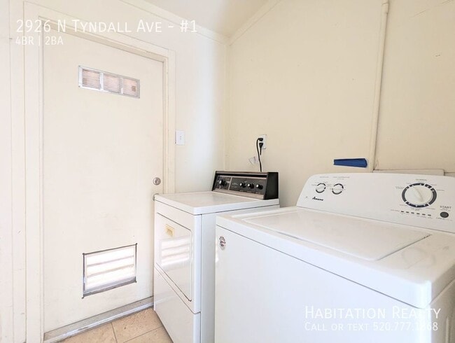 Building Photo - Gorgeous 4bed/2bath Hedrick Acres Home nea...