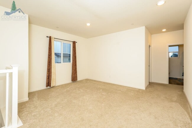 Building Photo - 577 Bedfordshire Dr