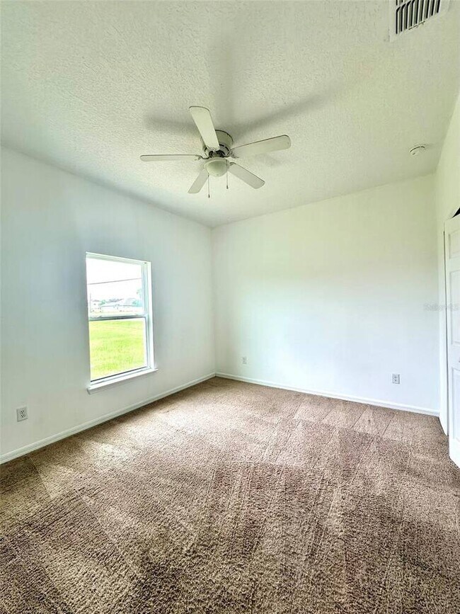 Building Photo - 102 Aurelia Ct