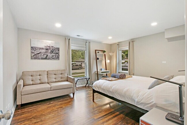 Building Photo - 1532 North Ave