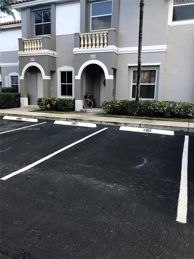 Building Photo - 4913 SW 141st Ave