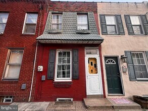 Building Photo - 3229 Almond St
