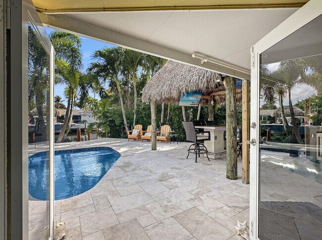 Building Photo - 280 SE 3rd Ave