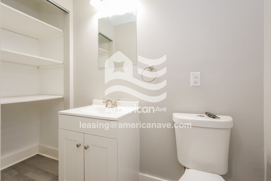 Building Photo - 1115 E Dayton St