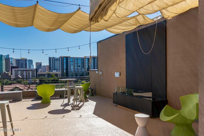 Building Photo - 1326 N Central Ave