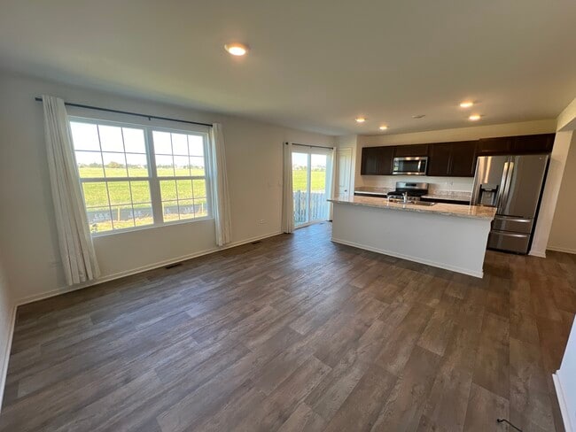 Building Photo - 7615 Violet Ln