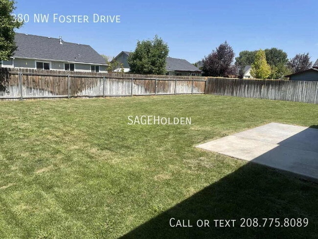 Building Photo - 380 NW Foster Dr