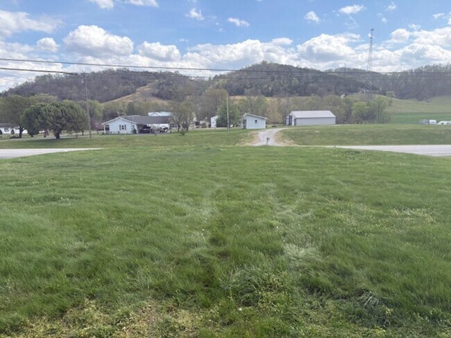 Building Photo - Auburntown TN - 1700 SF, 3BR/2BA, Full Basement, 2 Car Garage, 1 Acre