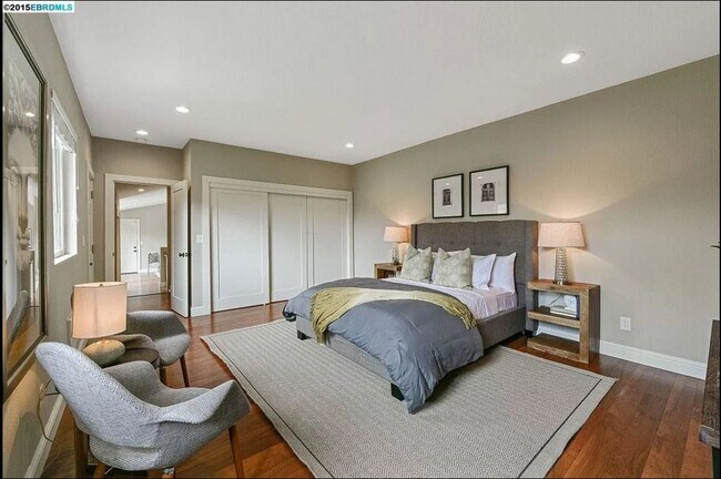 Building Photo - 1700 1/2 Pearl - 30% Rental Fee