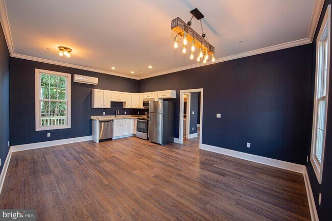 Building Photo - 106 Colonial Ct