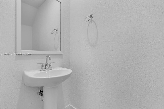 Building Photo - 540 NE 5th Terrace