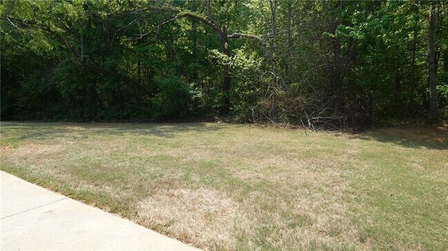 Building Photo - 2 bed/2 bath end unit in Gainesville