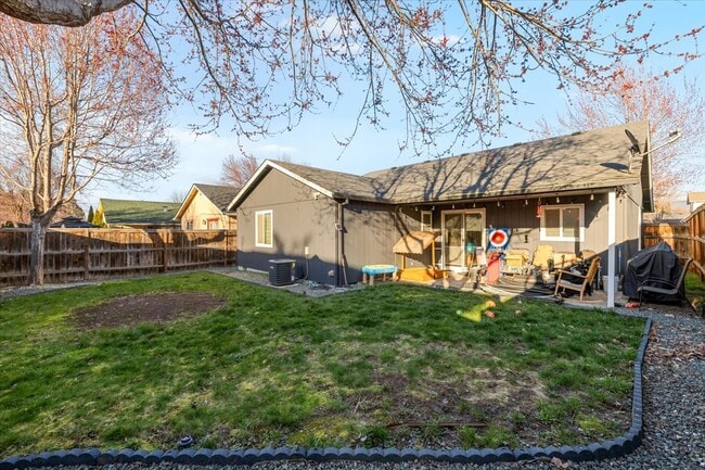 Building Photo - 1432 Beekman Ave