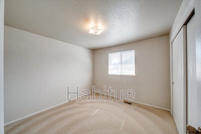 Building Photo - 2924 S Holden Ave